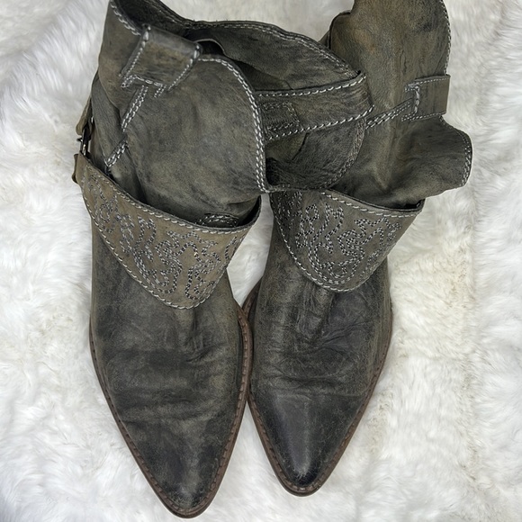ZARA Point Toe MIDI Gray Green Cowboy Boots SZ 38 Embroidered Chain Deta… - Picture 2 of 12